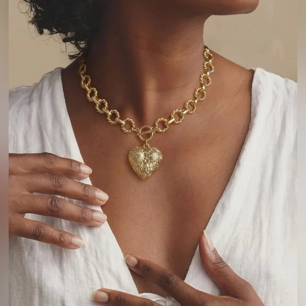 14K GOLD PLATED Chunky Heart Chain Link Choker Necklace - Picture 3 of 5